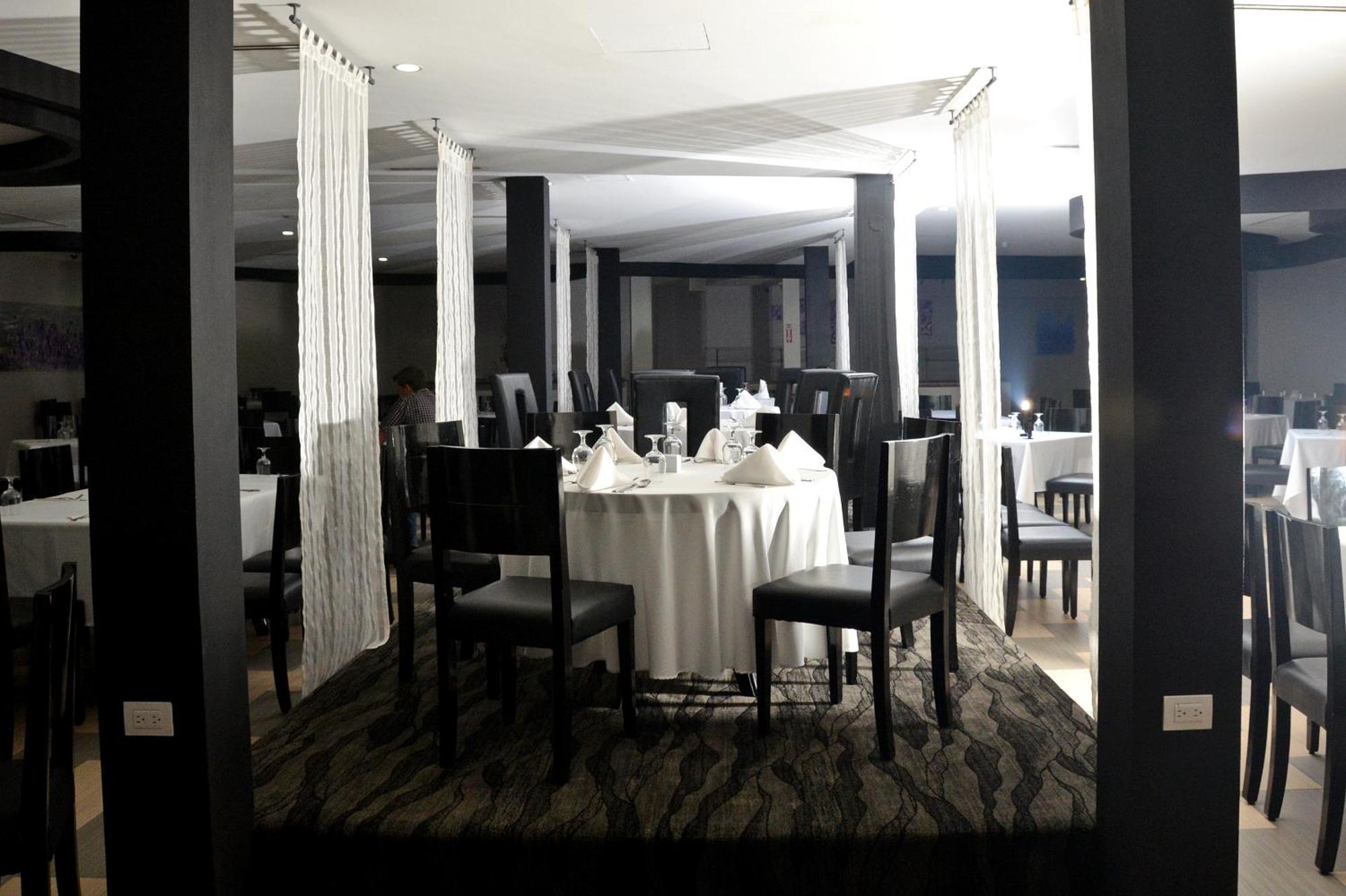 Regent Star Hotel Piarco Exterior photo