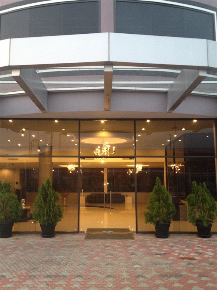 Regent Star Hotel Piarco Exterior photo